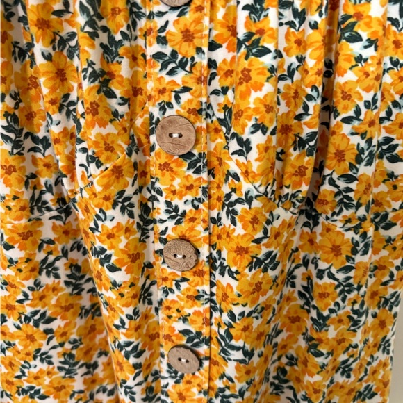 No Boundaries Yellow Floral Top - Picture 3 of 4